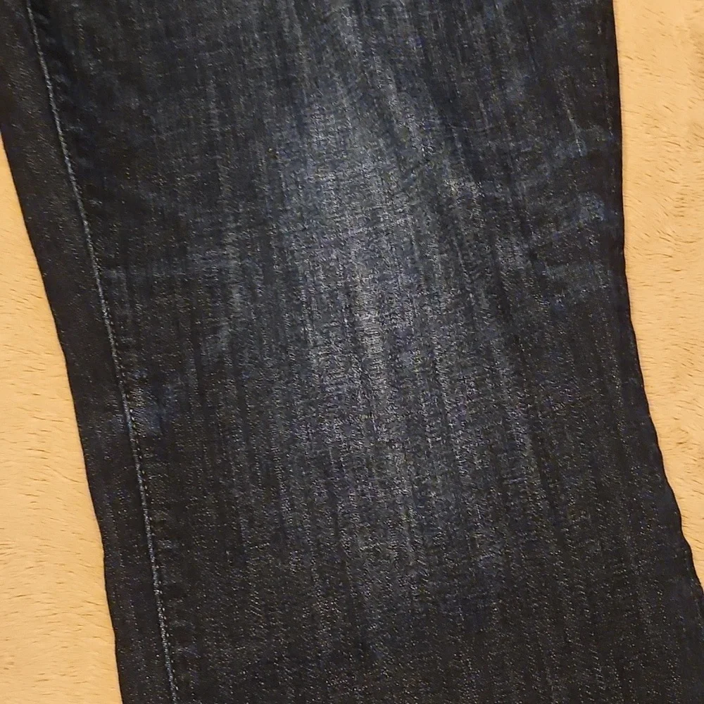 White House Black Market - Gently Worn Midrise Girlfriend Everyday Soft Jeans - Picture 2 of 9